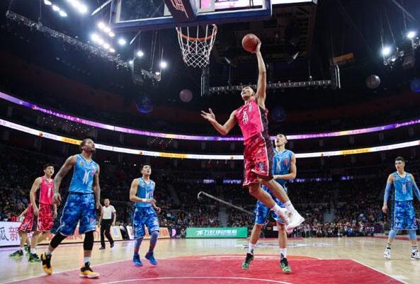 外角球则以 外角球则以